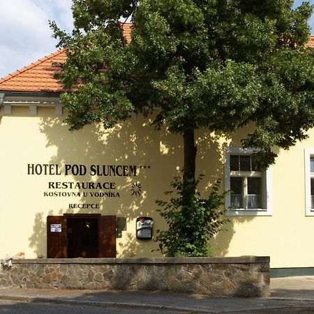 Hotel Pod Sluncem Trebiz Luaran gambar