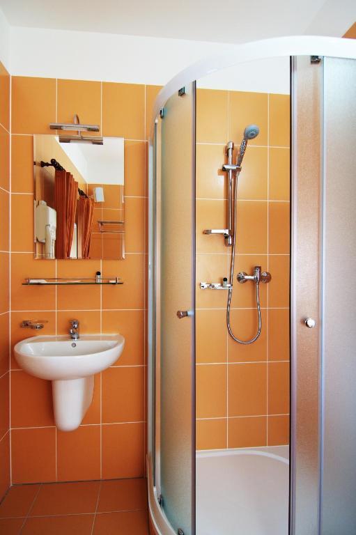 Hotel Pod Sluncem Trebiz Bilik gambar